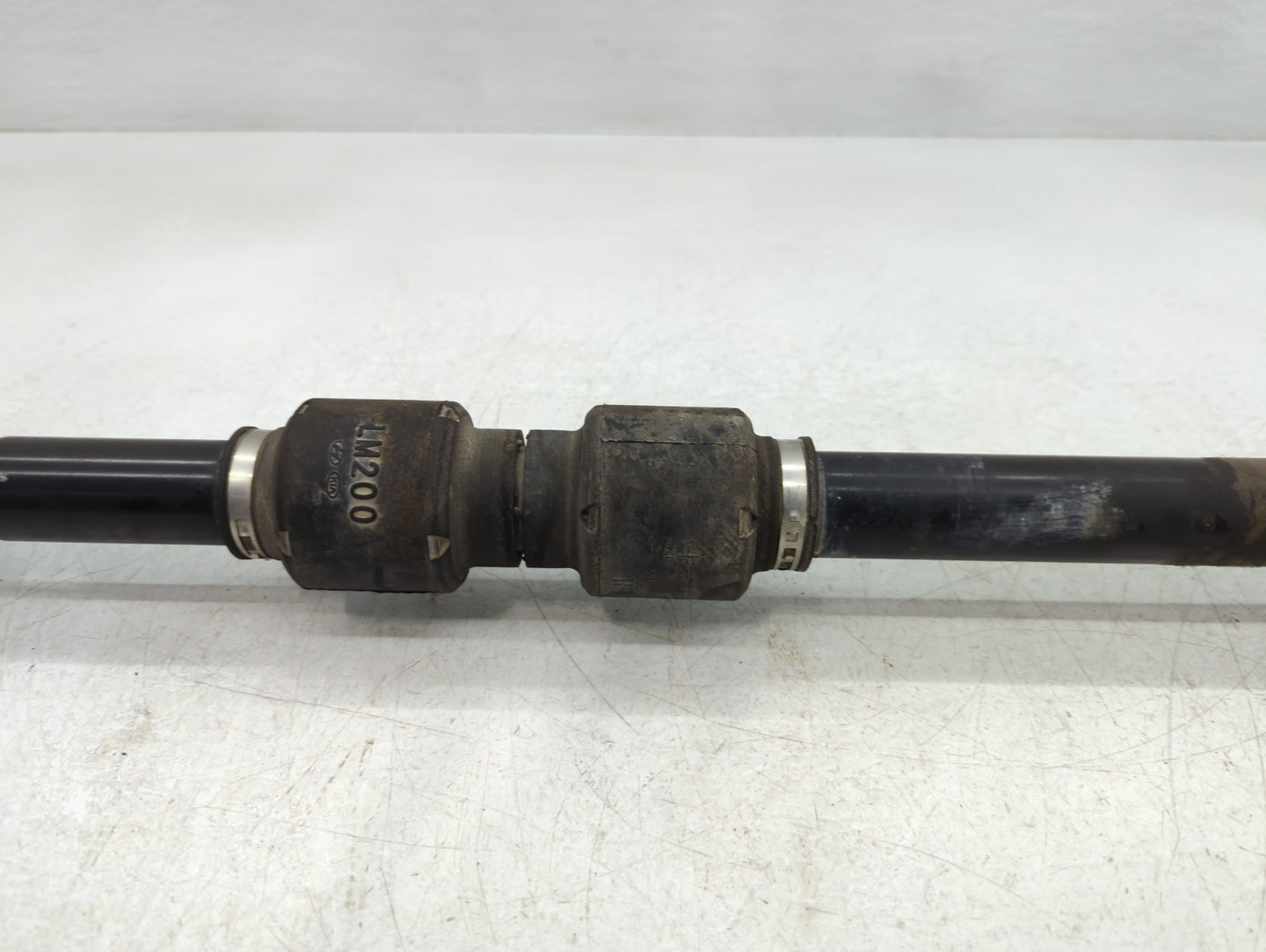 2011-2013 Hyundai Tucson Axle Shaft Front Passenger Cv C/v - Oemusedautoparts1.com