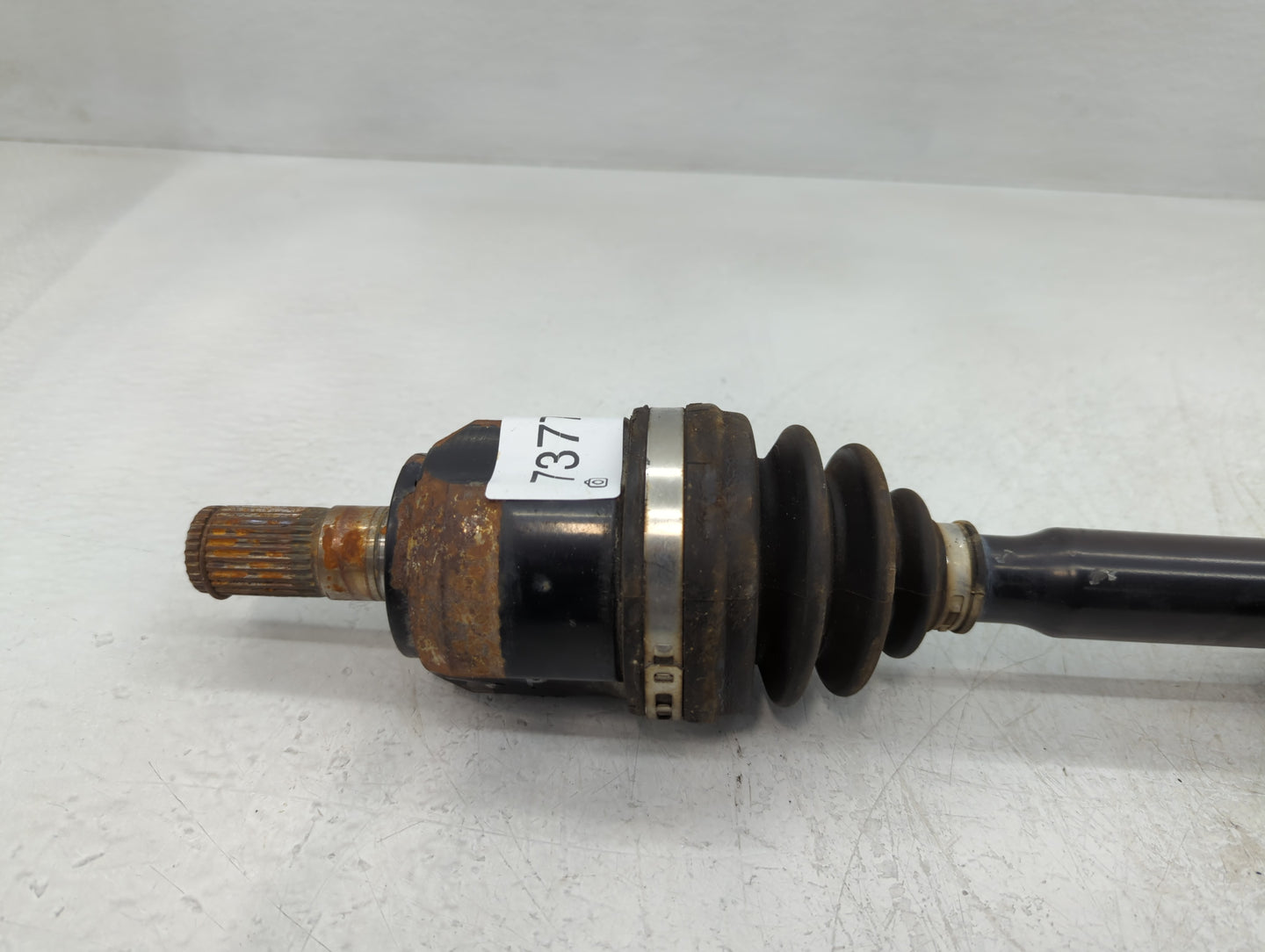 2011-2013 Hyundai Tucson Axle Shaft Front Passenger Cv C/v - Oemusedautoparts1.com