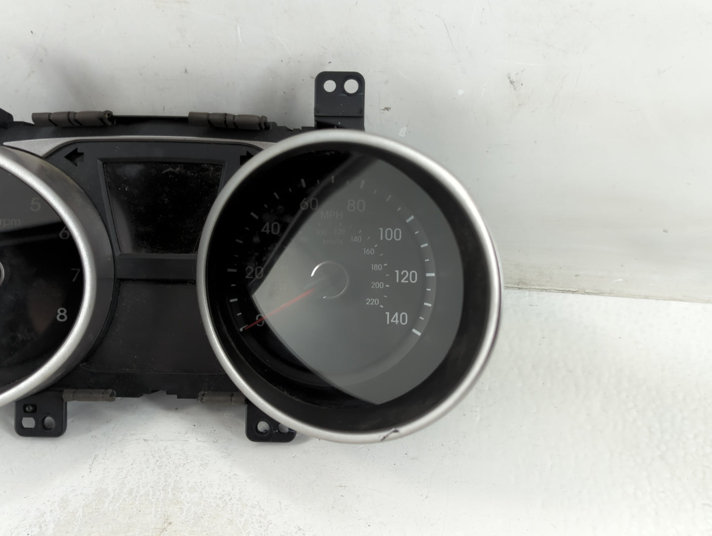 2010-2013 Hyundai Tucson Instrument Cluster Speedometer Gauges Fits Fits 2010 2011 2012 2013 OEM Used Auto Parts - Oemusedau