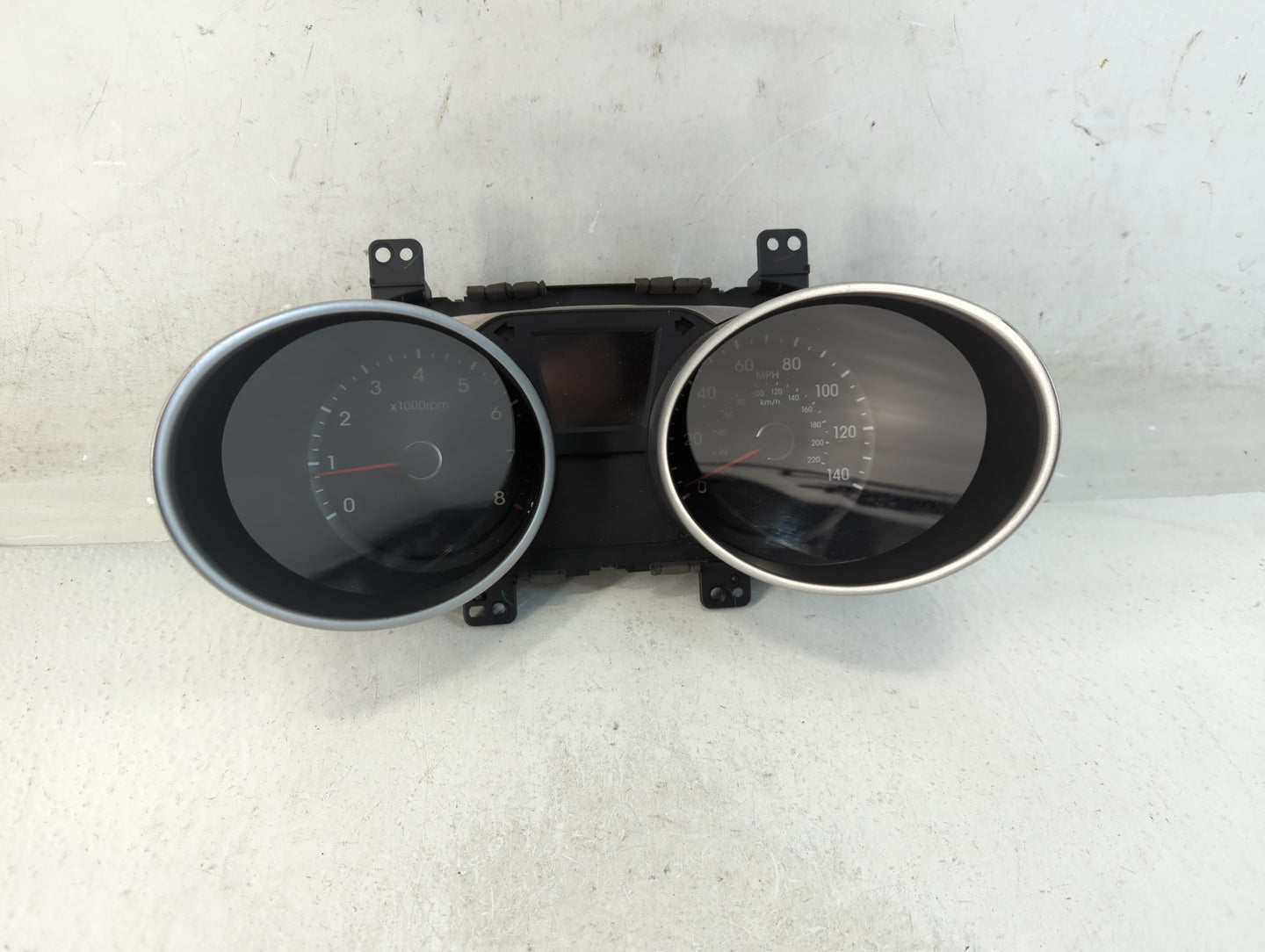 2011-2013 Hyundai Tucson Instrument Cluster Speedometer Gauges P/N:94001-2S015 Fits Fits 2011 2012 2013 OEM Used Auto Parts 