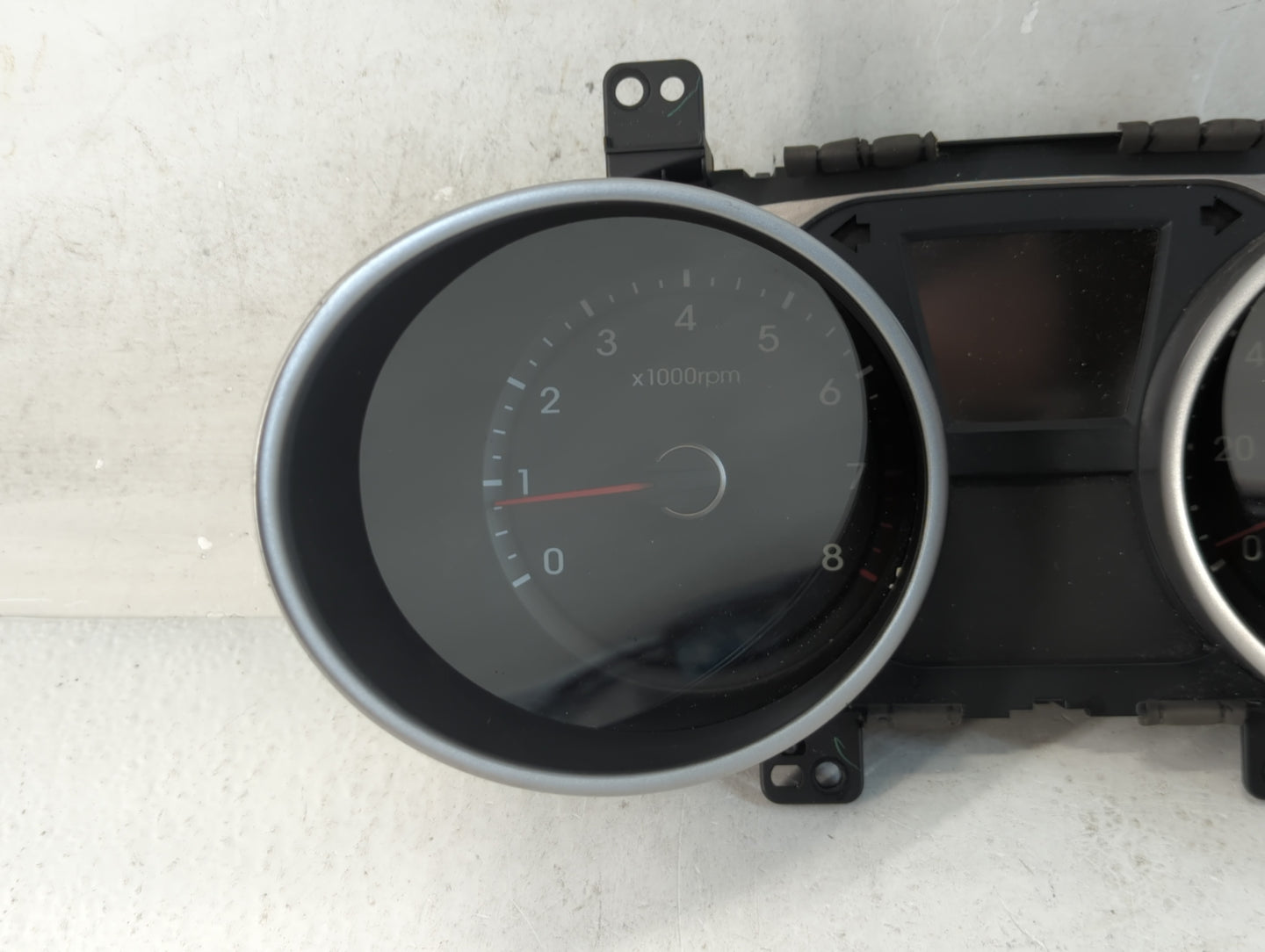 2011-2013 Hyundai Tucson Instrument Cluster Speedometer Gauges P/N:94001-2S015 Fits Fits 2011 2012 2013 OEM Used Auto Parts 