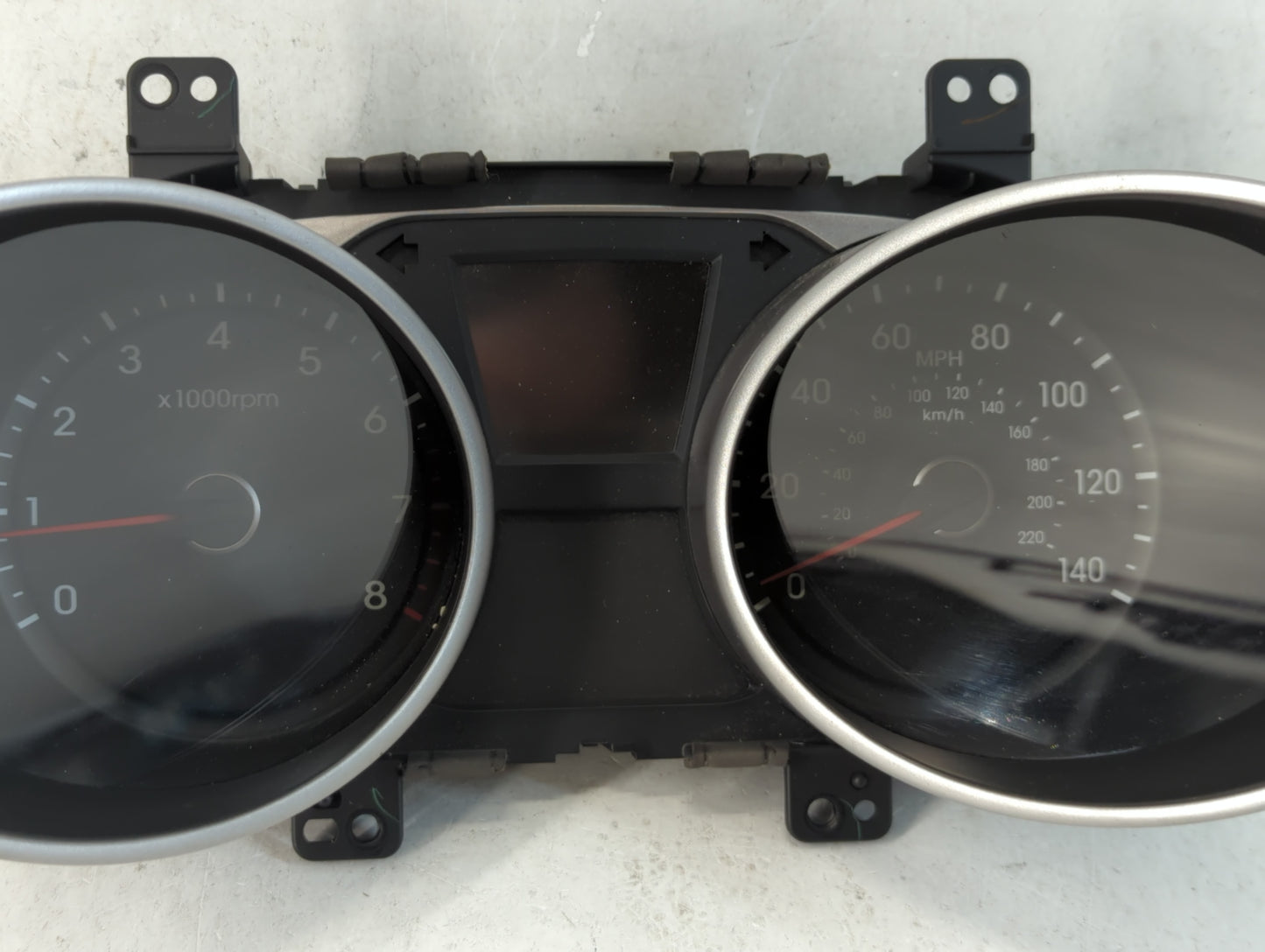 2011-2013 Hyundai Tucson Instrument Cluster Speedometer Gauges P/N:94001-2S015 Fits Fits 2011 2012 2013 OEM Used Auto Parts 