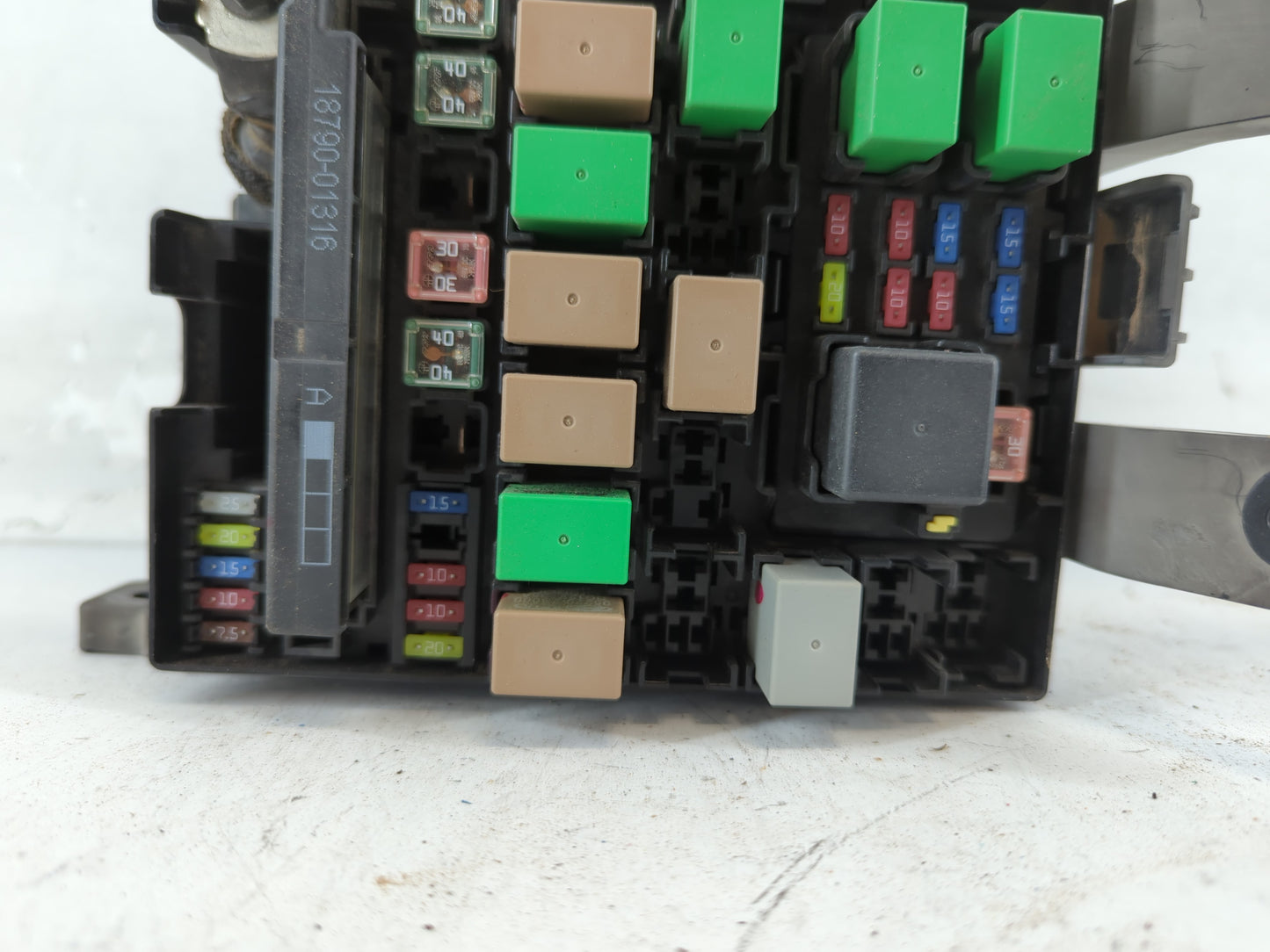 2011-2013 Hyundai Tucson Fusebox Fuse Box Panel Relay Module P/N:BC8090480148 Fits Fits 2011 2012 2013 OEM Used Auto Parts -