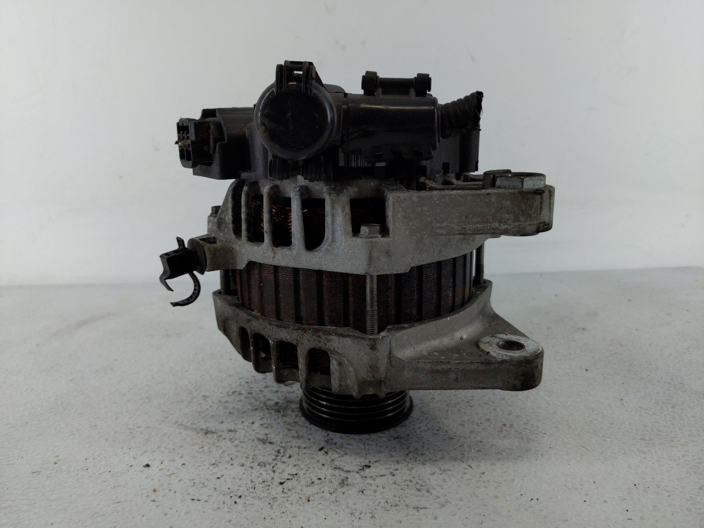 2012-2017 Hyundai Veloster Alternator Replacement Generator Charging Assembly Engine OEM P/N:37300-2B300 Fits OEM Used Auto 