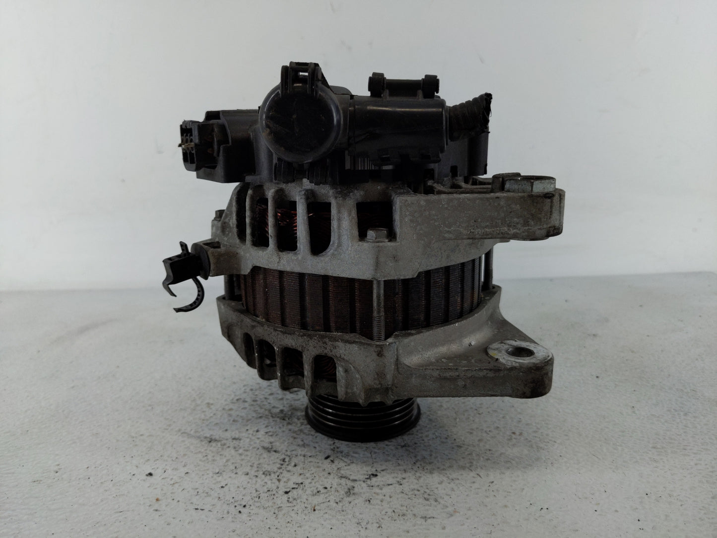 2012-2017 Hyundai Veloster Alternator Replacement Generator Charging Assembly Engine OEM P/N:37300-2B300 Fits OEM Used Auto 