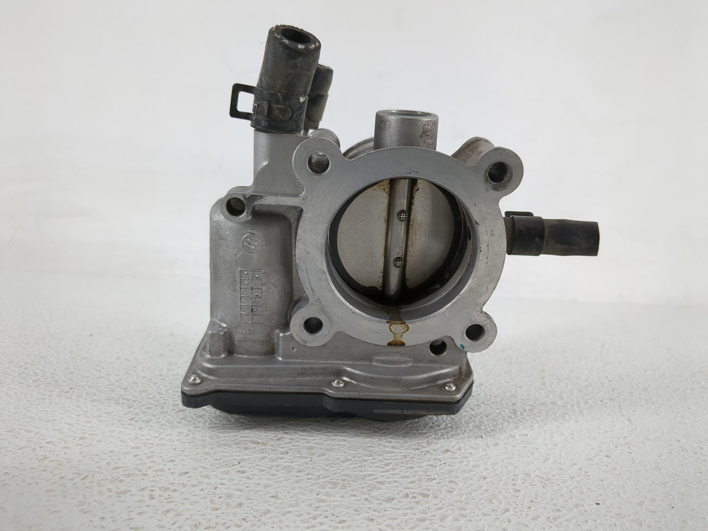 2013-2014 Hyundai Veloster Throttle Body P/N:35100-2B320 Fits Fits 2013 2014 2015 2016 OEM Used Auto Parts - Oemusedautopart