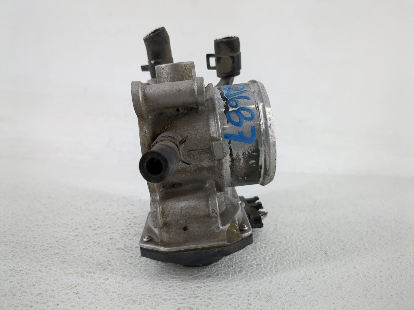 2013-2014 Hyundai Veloster Throttle Body P/N:35100-2B320 Fits Fits 2013 2014 2015 2016 OEM Used Auto Parts - Oemusedautopart