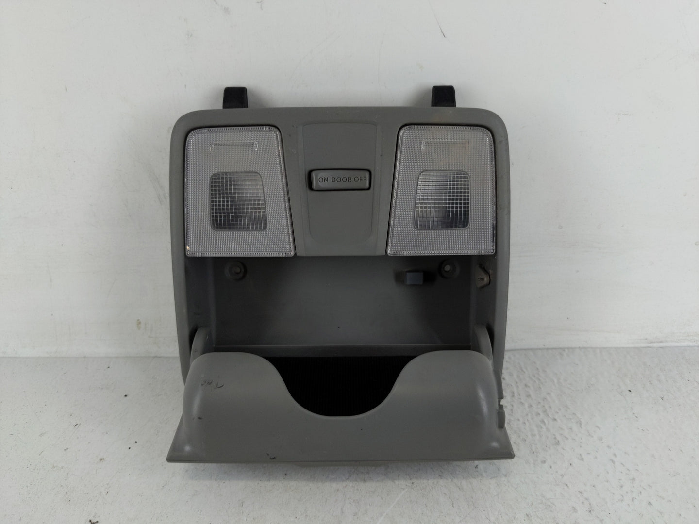 2013 Hyundai Veloster Overhead Roof Console - Oemusedautoparts1.com