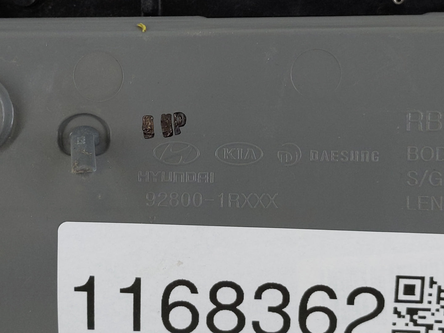 2013 Hyundai Veloster Overhead Roof Console - Oemusedautoparts1.com