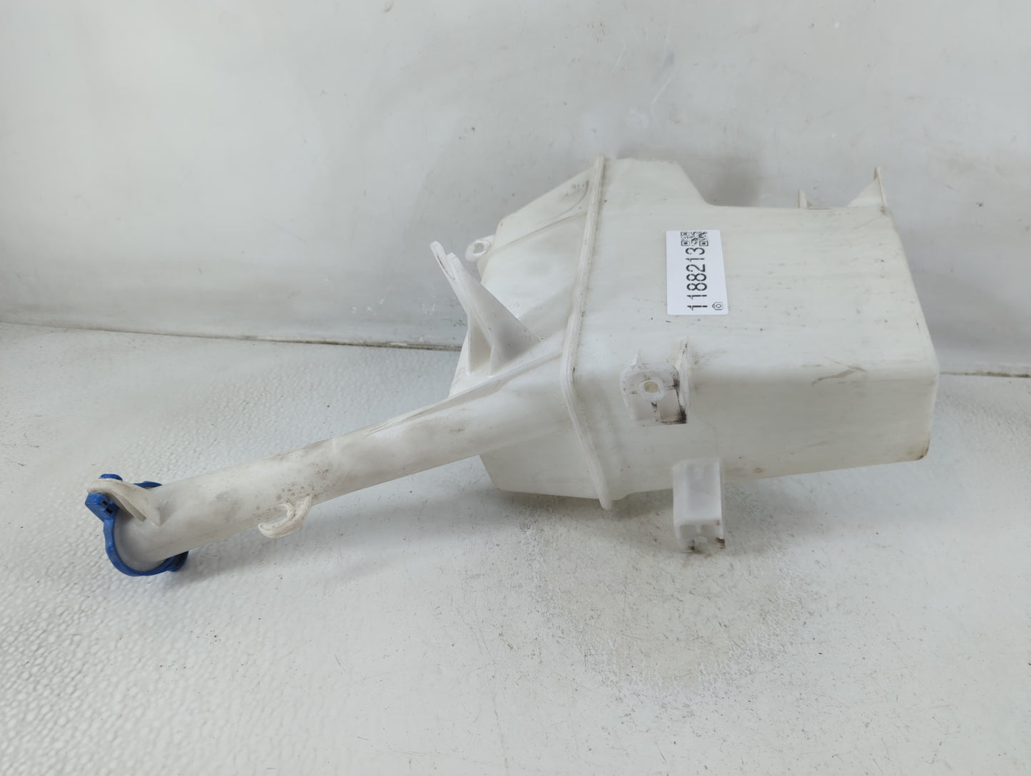 2012-2013 Hyundai Veloster Windshield Washer Fluid Reservoir Bottle Oem - Oemusedautoparts1.com