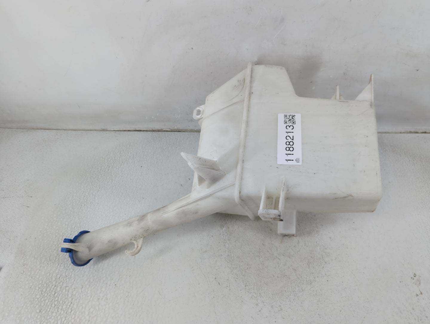 2012-2013 Hyundai Veloster Windshield Washer Fluid Reservoir Bottle Oem - Oemusedautoparts1.com