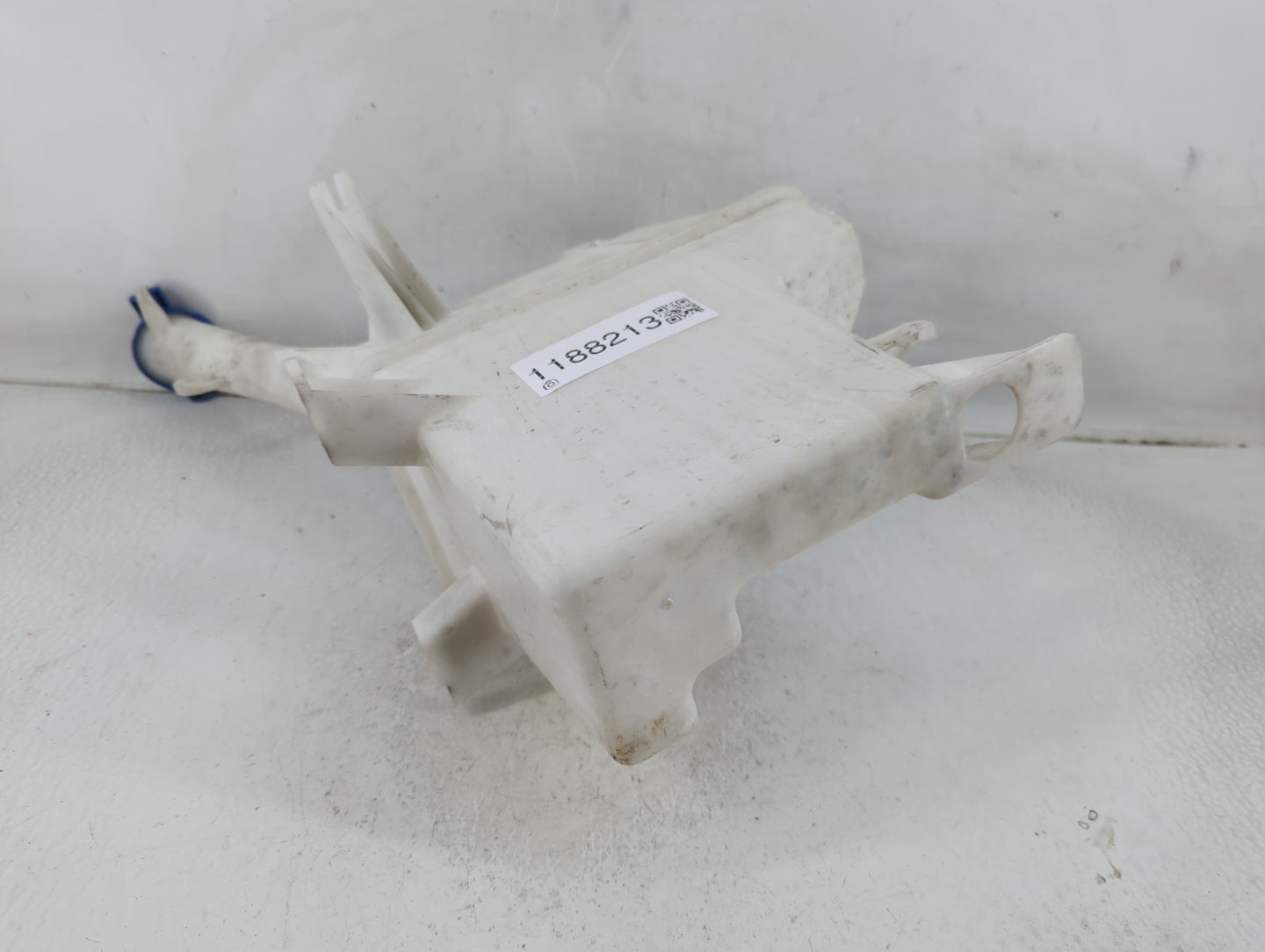 2012-2013 Hyundai Veloster Windshield Washer Fluid Reservoir Bottle Oem - Oemusedautoparts1.com