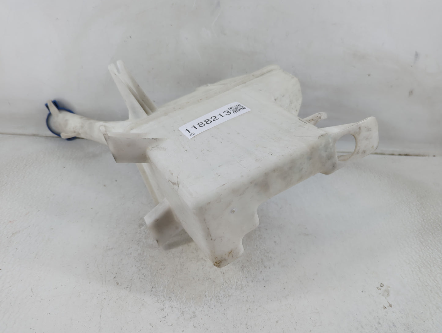 2012-2013 Hyundai Veloster Windshield Washer Fluid Reservoir Bottle Oem - Oemusedautoparts1.com