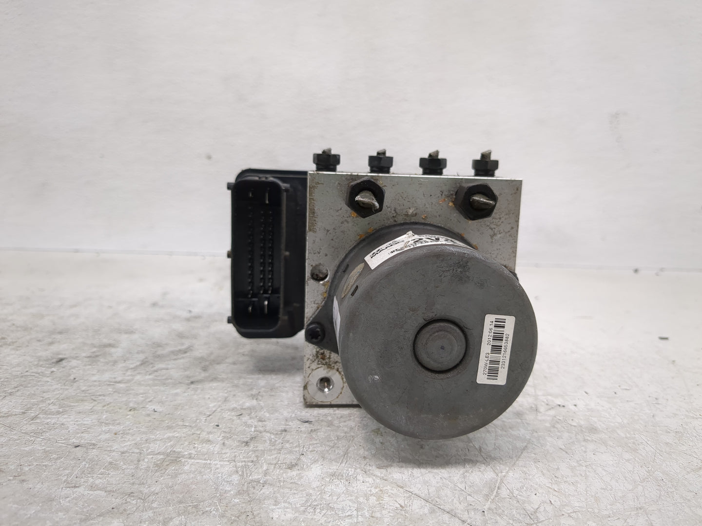 2013 Hyundai Veloster ABS Pump Control Module Replacement P/N:BE6003G604 Fits OEM Used Auto Parts - Oemusedautoparts1.com