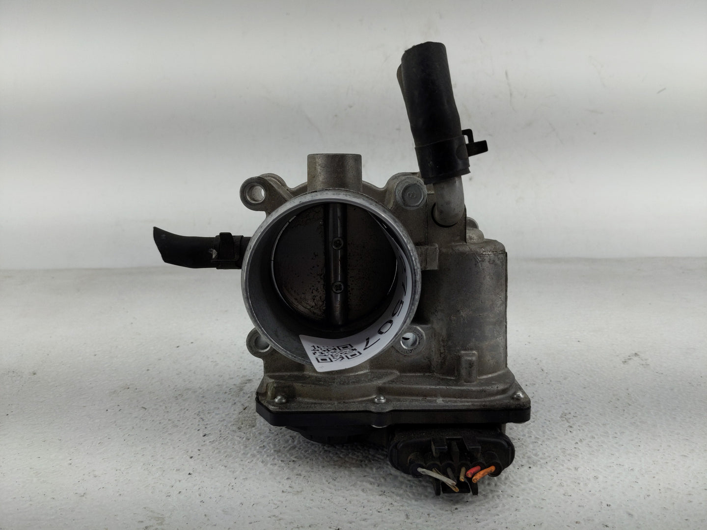 2013 Hyundai Veloster Throttle Body P/N:35100-2B320 Fits OEM Used Auto Parts - Oemusedautoparts1.com