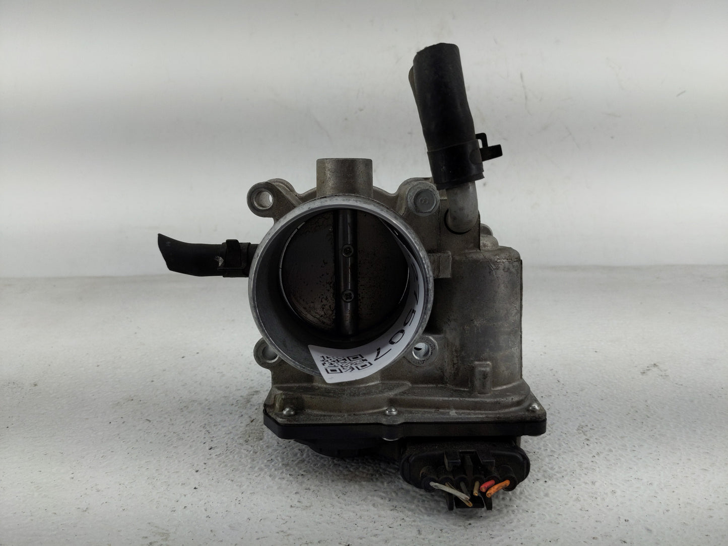 2013 Hyundai Veloster Throttle Body P/N:35100-2B320 Fits OEM Used Auto Parts - Oemusedautoparts1.com