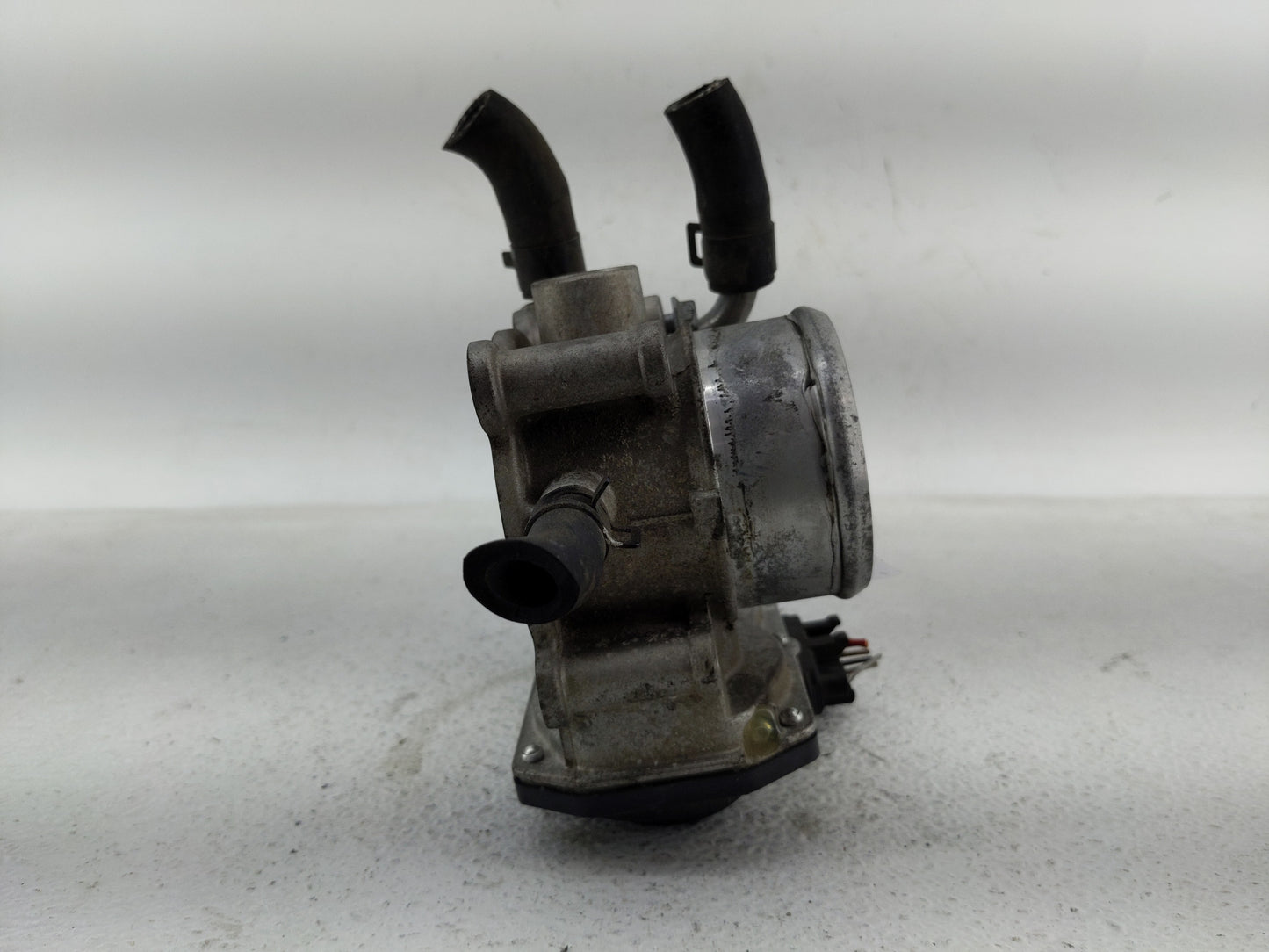 2013 Hyundai Veloster Throttle Body P/N:35100-2B320 Fits OEM Used Auto Parts - Oemusedautoparts1.com