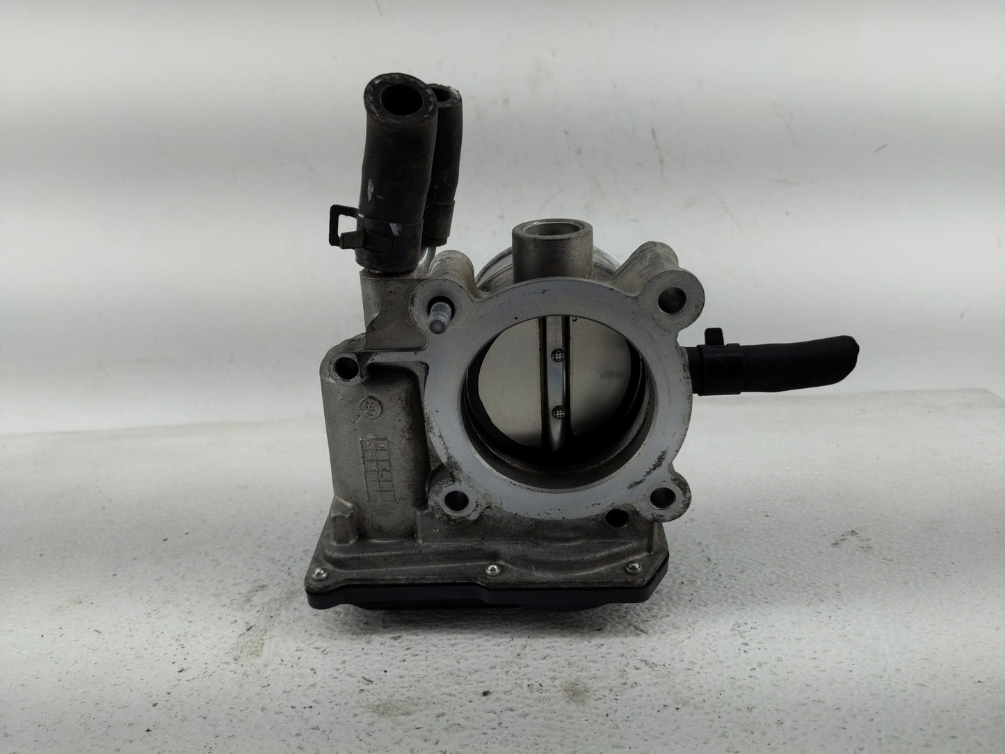 2013 Hyundai Veloster Throttle Body P/N:35100-2B320 Fits OEM Used Auto Parts - Oemusedautoparts1.com