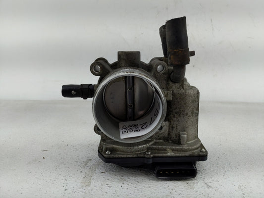 2013-2014 Hyundai Veloster Throttle Body P/N:35100-2B320 Fits Fits 2013 2014 2015 2016 OEM Used Auto Parts - Oemusedautopart