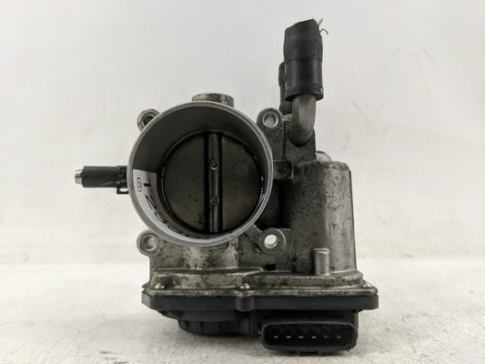 2012-2017 Hyundai Veloster Throttle Body P/N:35100-2B300 Fits Fits 2012 2013 2014 2015 2016 2017 2018 2019 OEM Used Auto Par