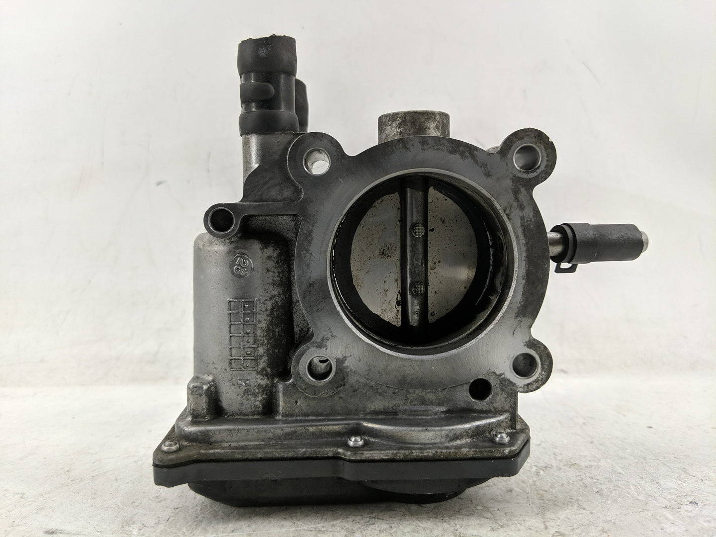 2012-2017 Hyundai Veloster Throttle Body P/N:35100-2B300 Fits Fits 2012 2013 2014 2015 2016 2017 2018 2019 OEM Used Auto Par