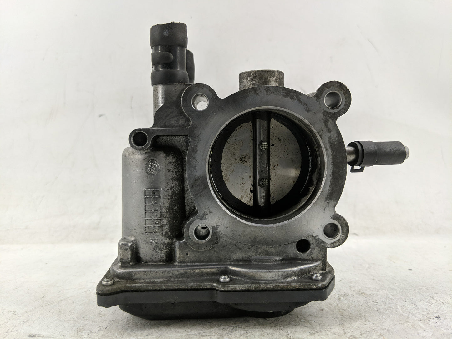 2012-2017 Hyundai Veloster Throttle Body P/N:35100-2B300 Fits Fits 2012 2013 2014 2015 2016 2017 2018 2019 OEM Used Auto Par