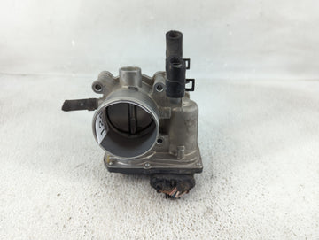 2012-2017 Hyundai Veloster Throttle Body P/N:35100-2B300 Fits Fits 2012 2013 2014 2015 2016 2017 2018 2019 OEM Used Auto Par