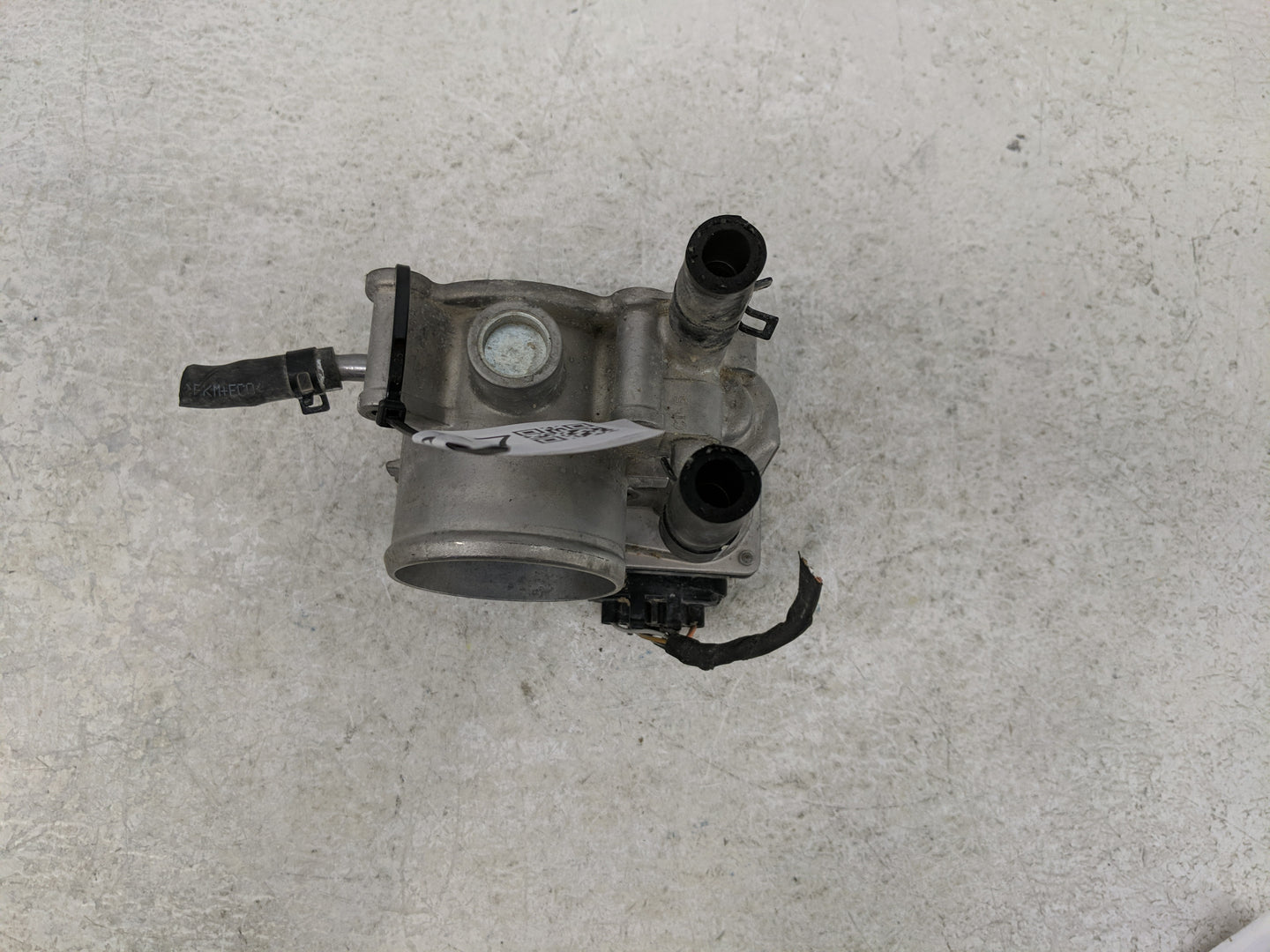 2012-2017 Hyundai Veloster Throttle Body P/N:35100-2B300 Fits Fits 2012 2013 2014 2015 2016 2017 2018 2019 OEM Used Auto Par