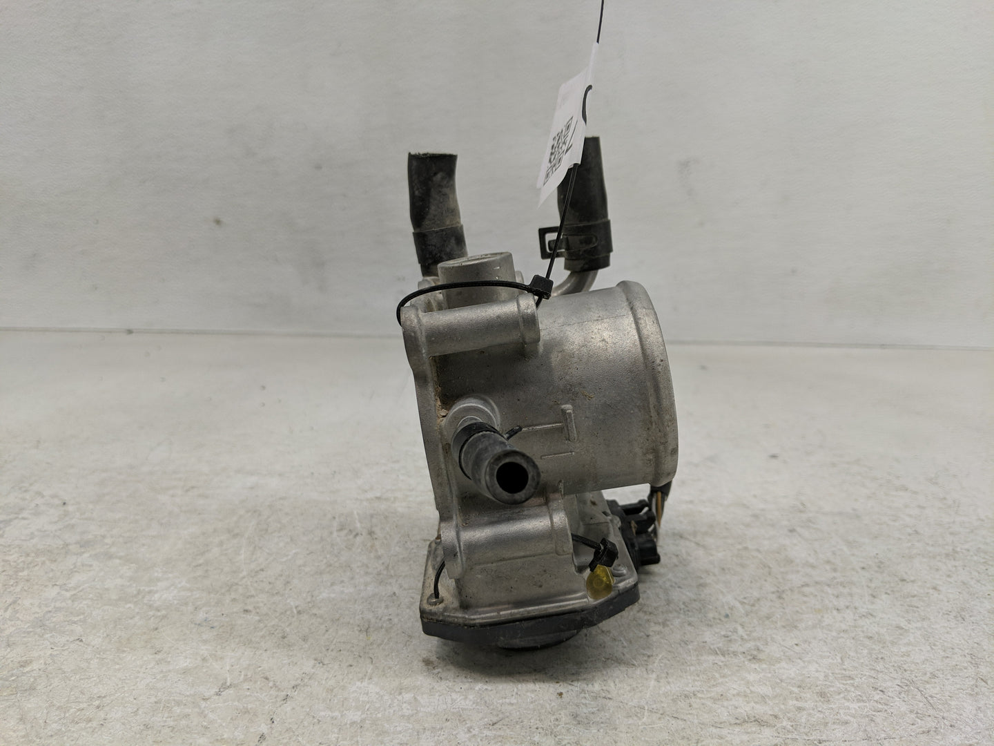 2012-2017 Hyundai Veloster Throttle Body P/N:35100-2B300 Fits Fits 2012 2013 2014 2015 2016 2017 2018 2019 OEM Used Auto Par