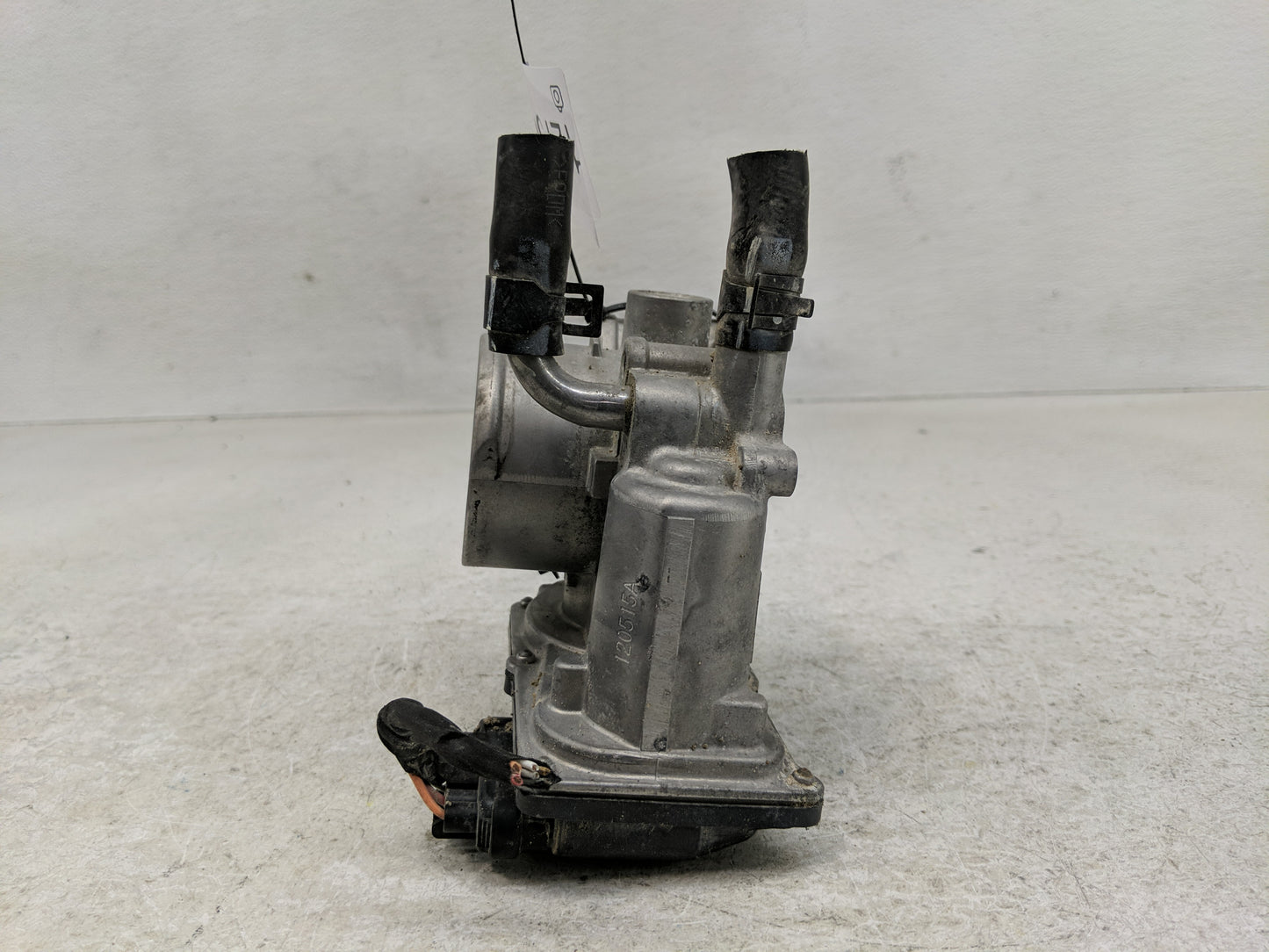 2012-2017 Hyundai Veloster Throttle Body P/N:35100-2B300 Fits Fits 2012 2013 2014 2015 2016 2017 2018 2019 OEM Used Auto Par