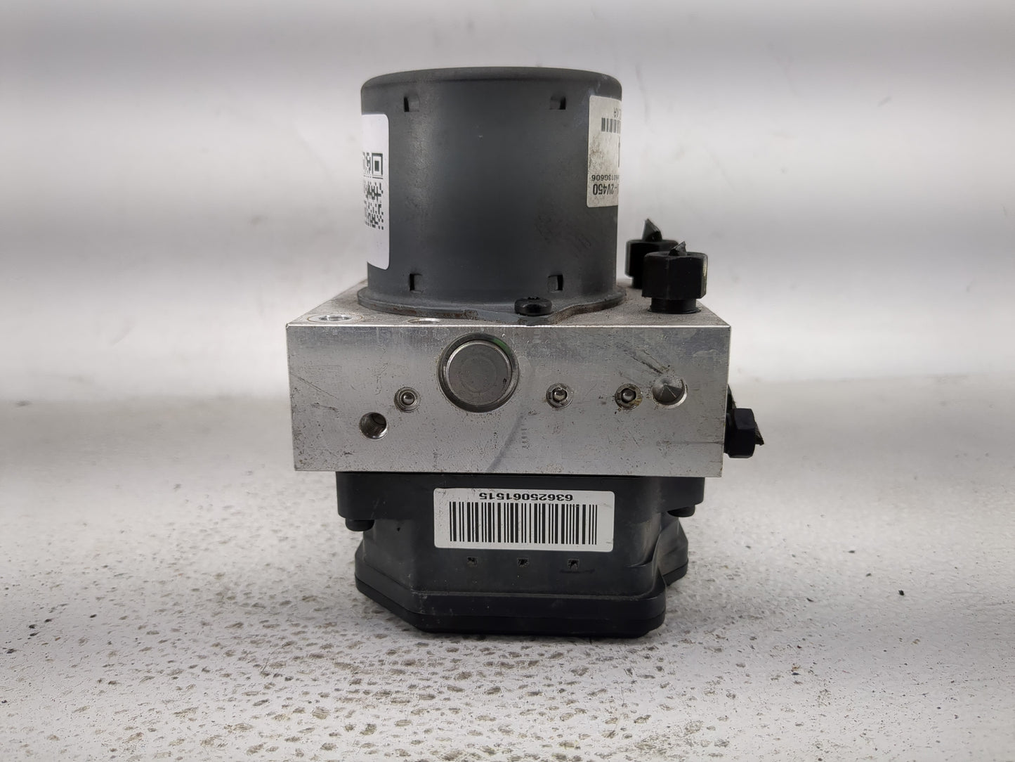 2013 Hyundai Veloster ABS Pump Control Module Replacement P/N:58920-2V450 Fits OEM Used Auto Parts - Oemusedautoparts1.com