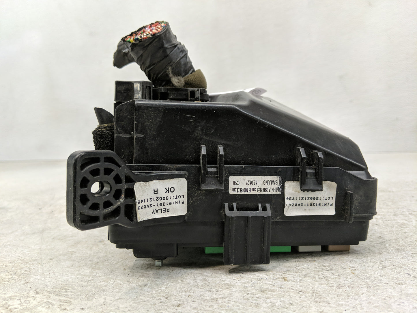 2012-2014 Hyundai Veloster Fusebox Fuse Box Panel Relay Module P/N:91941-2V222 Fits Fits 2012 2013 2014 OEM Used Auto Parts 