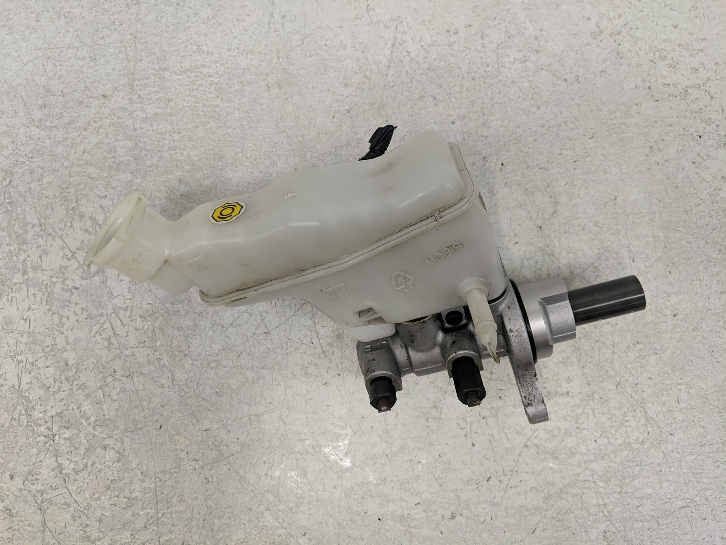 2012-2017 Hyundai Veloster Brake Master Cylinder - Oemusedautoparts1.com