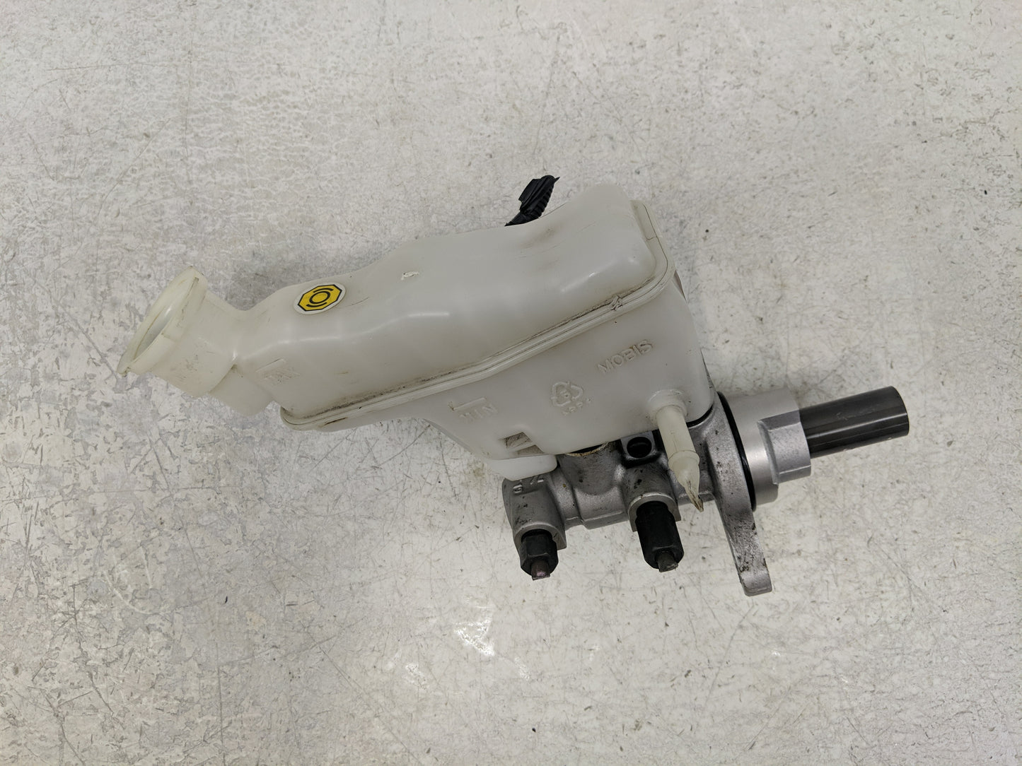 2012-2017 Hyundai Veloster Brake Master Cylinder - Oemusedautoparts1.com