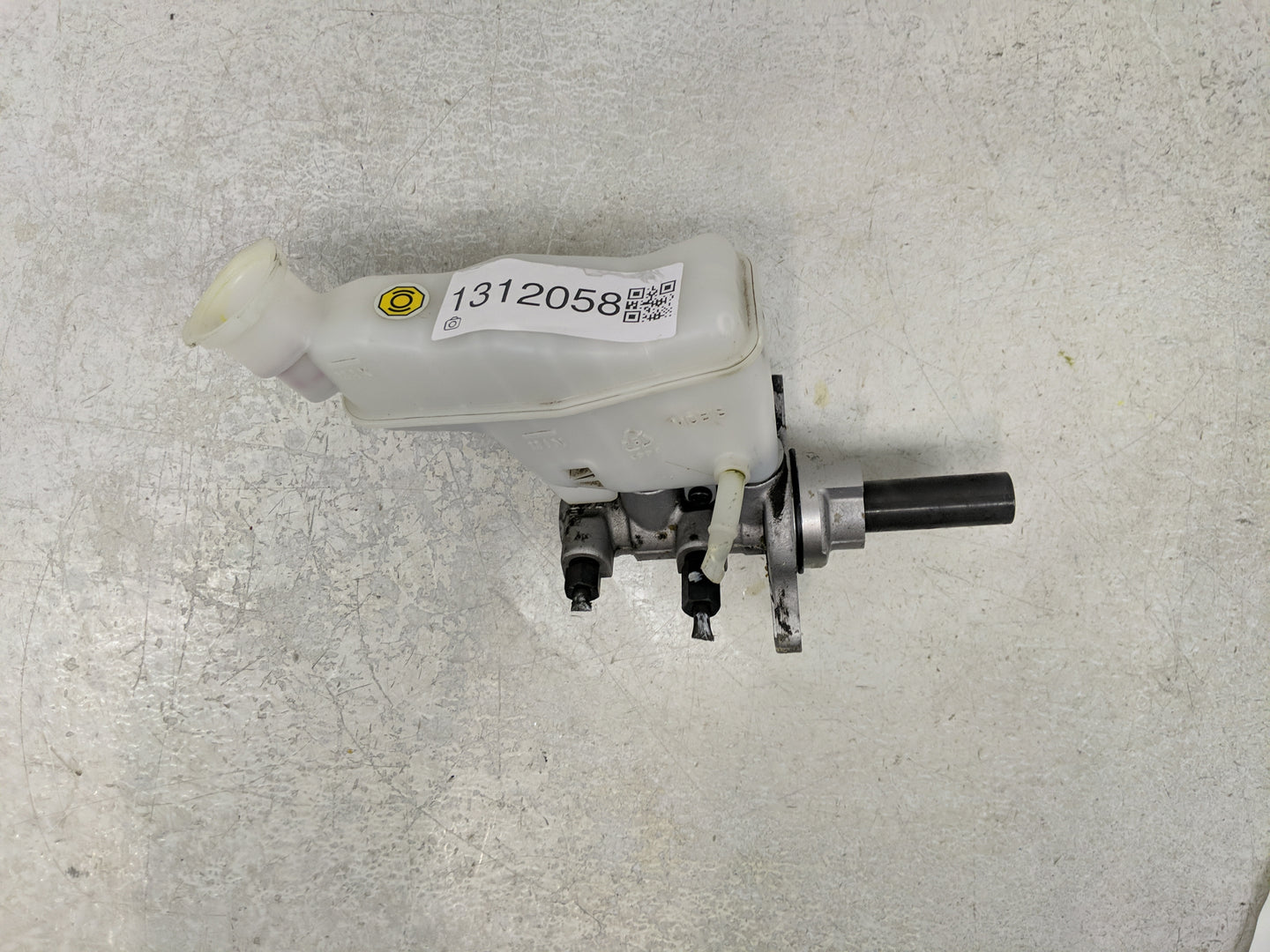 2012-2017 Hyundai Veloster Brake Master Cylinder - Oemusedautoparts1.com