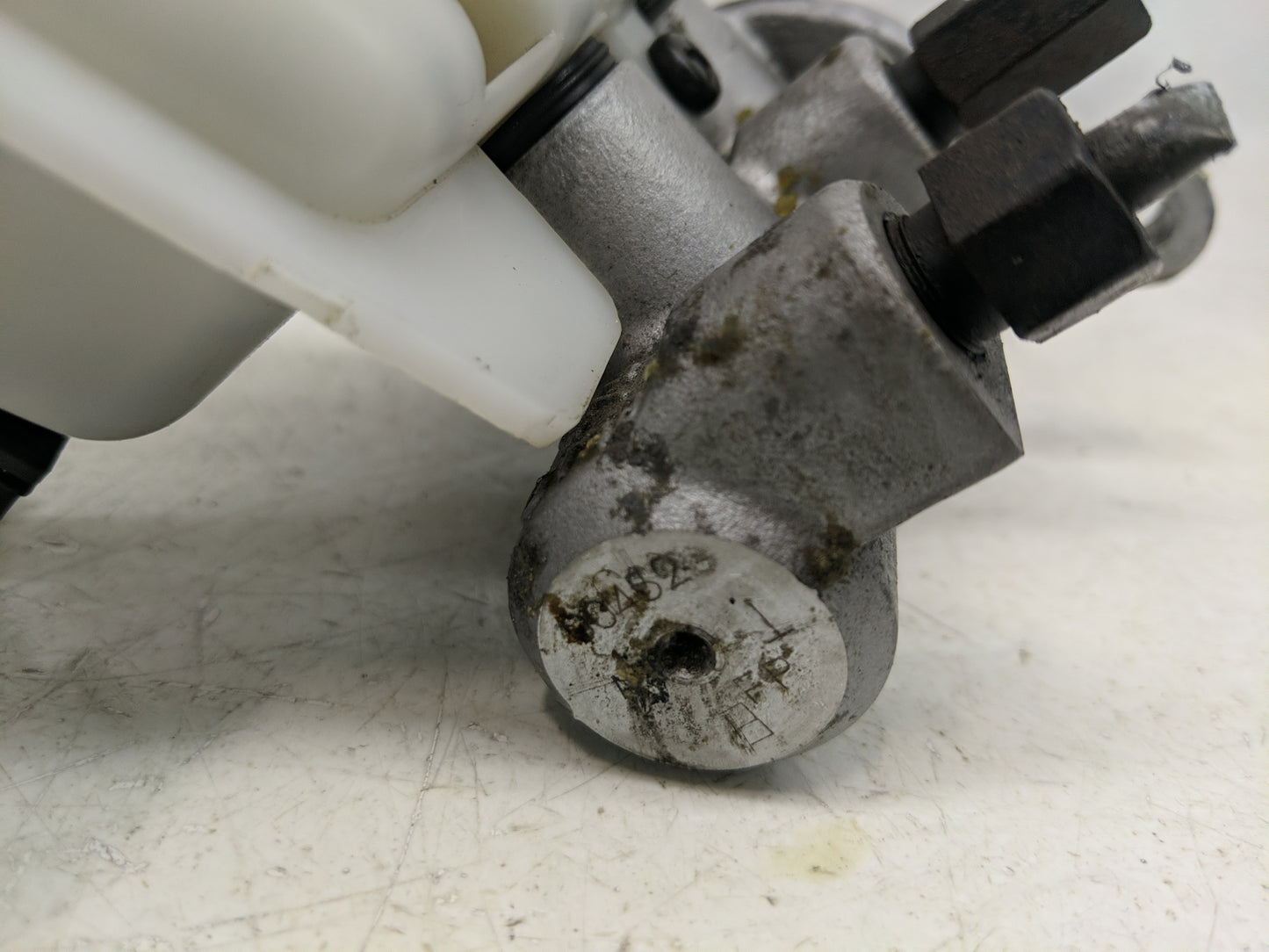2012-2017 Hyundai Veloster Brake Master Cylinder - Oemusedautoparts1.com