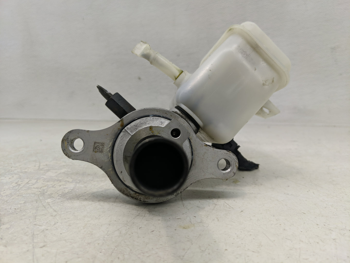 2012-2017 Hyundai Veloster Brake Master Cylinder - Oemusedautoparts1.com