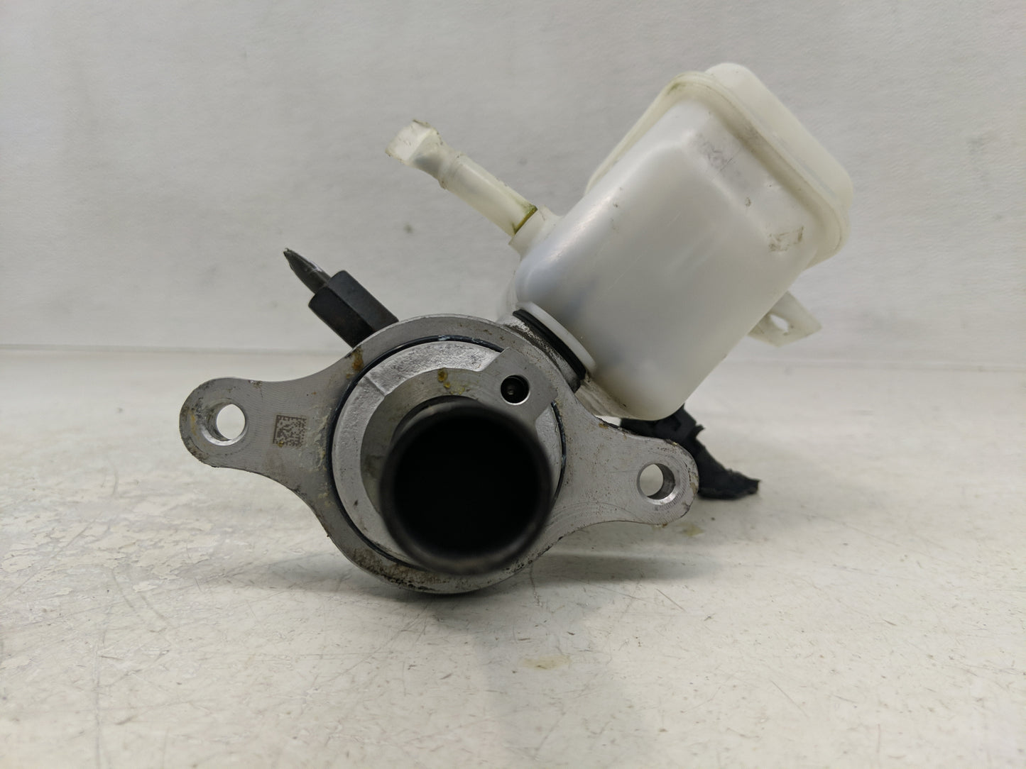 2012-2017 Hyundai Veloster Brake Master Cylinder - Oemusedautoparts1.com