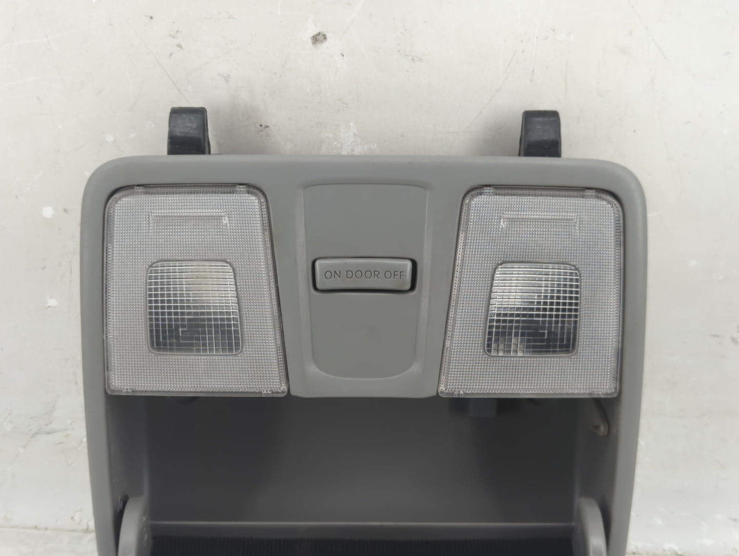 2013 Hyundai Veloster Overhead Roof Console - Oemusedautoparts1.com