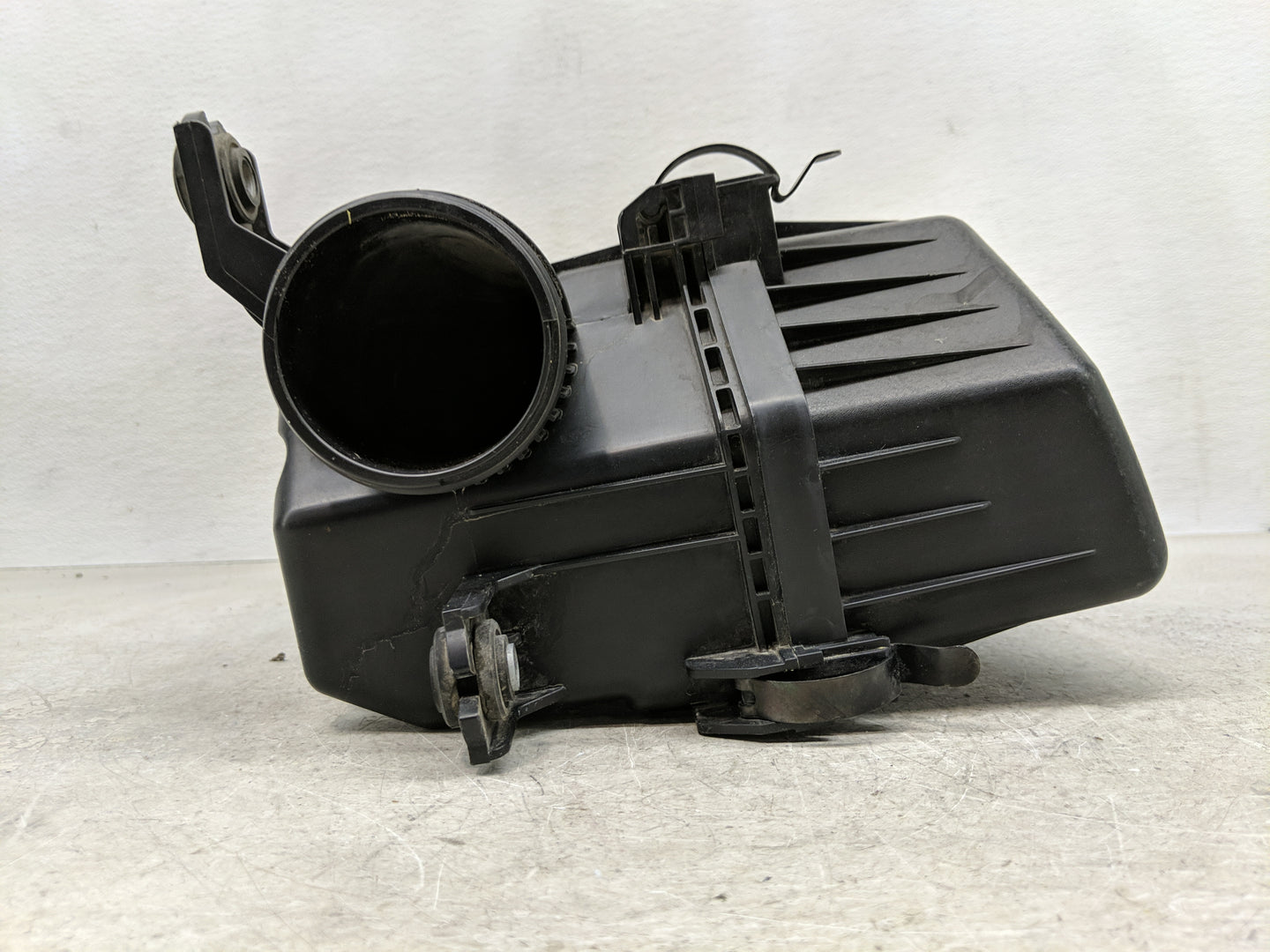 2012-2017 Hyundai Veloster Air Cleaner Intake-duct Hose Tube - Oemusedautoparts1.com