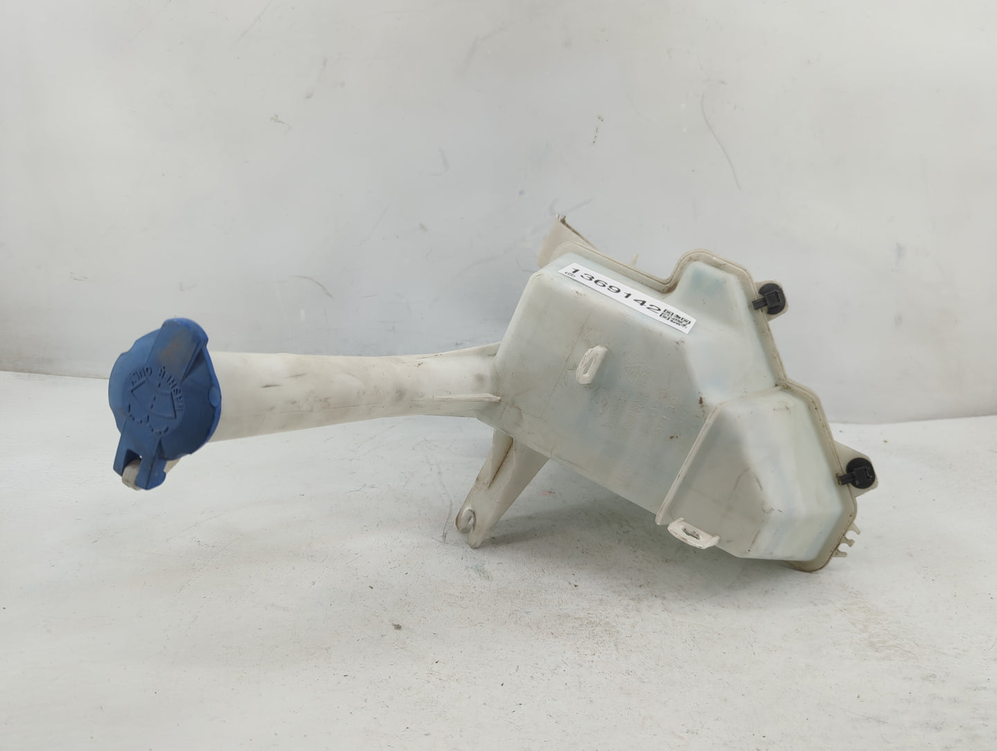 2012-2013 Hyundai Veloster Windshield Washer Fluid Reservoir Bottle Oem - Oemusedautoparts1.com