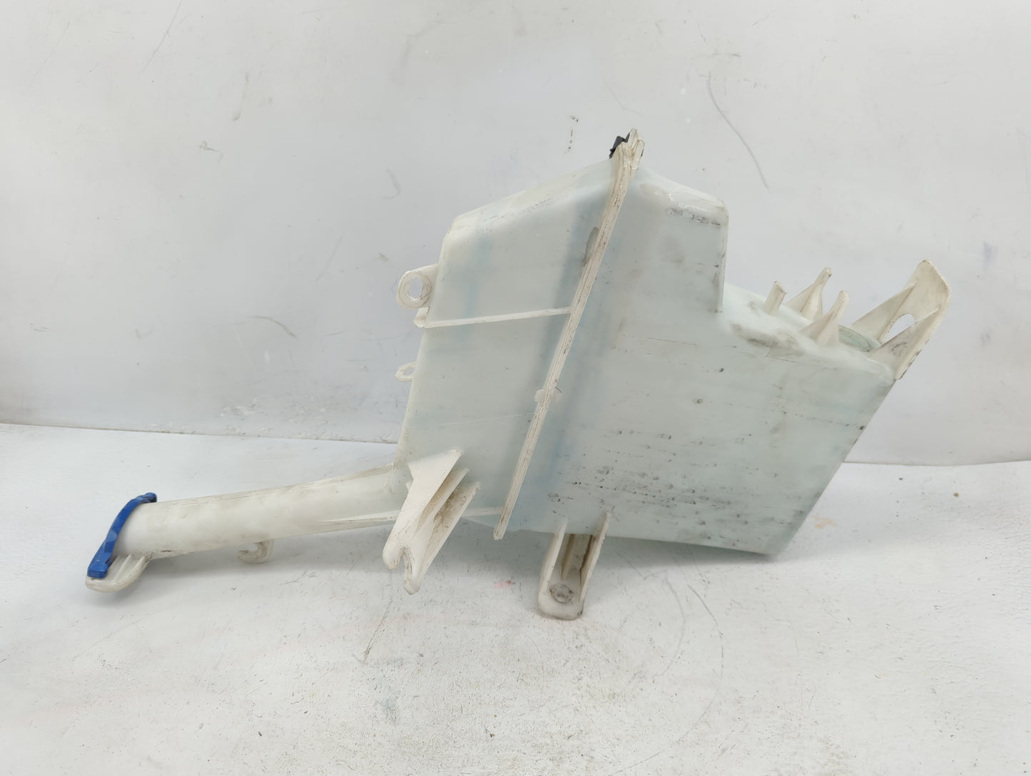 2012-2013 Hyundai Veloster Windshield Washer Fluid Reservoir Bottle Oem - Oemusedautoparts1.com