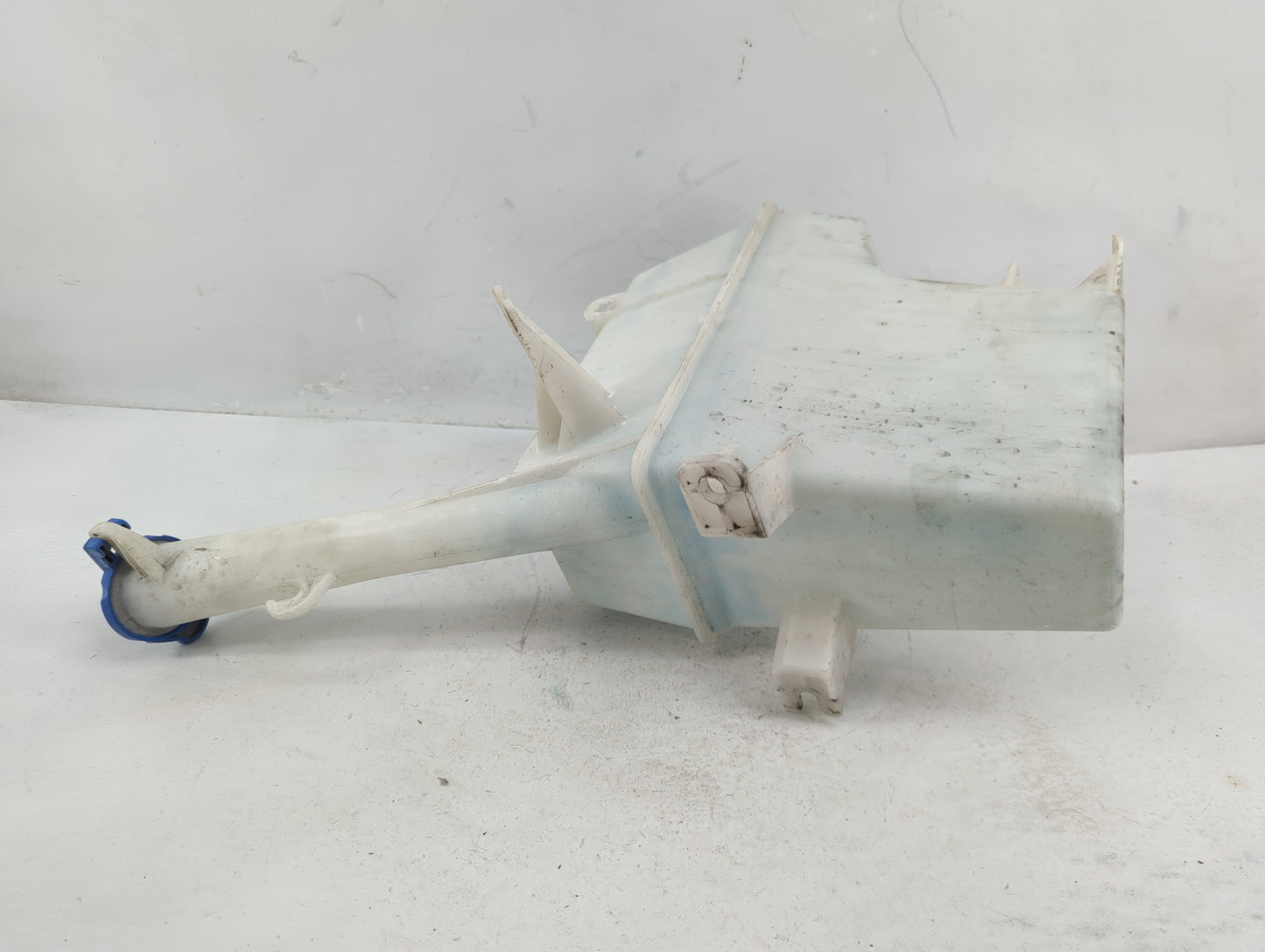 2012-2013 Hyundai Veloster Windshield Washer Fluid Reservoir Bottle Oem - Oemusedautoparts1.com