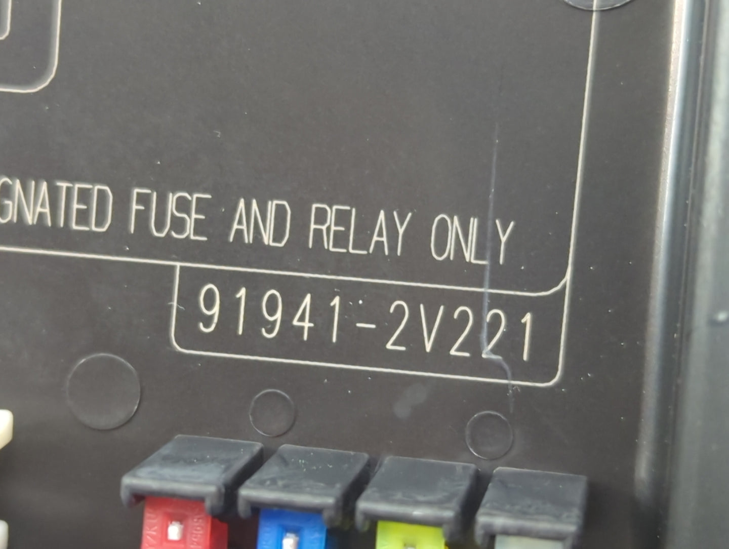 2012-2014 Hyundai Veloster Fusebox Fuse Box Panel Relay Module P/N:91941-2V221 Fits Fits 2012 2013 2014 OEM Used Auto Parts 