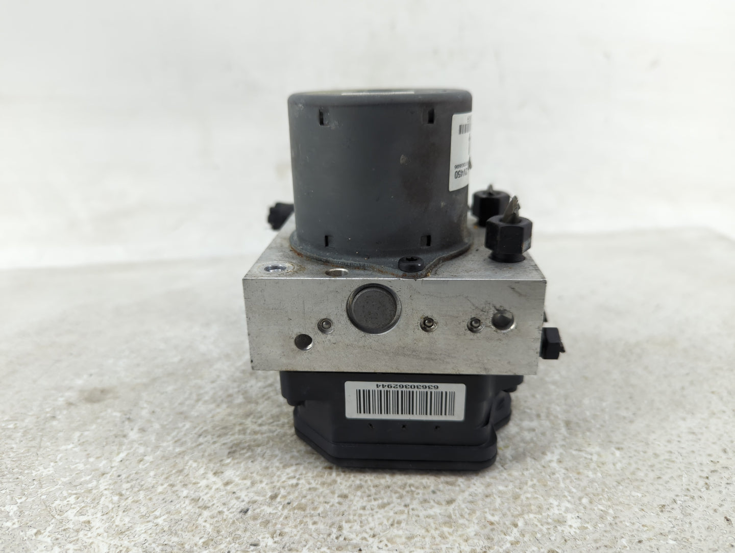 2013 Hyundai Veloster ABS Pump Control Module Replacement P/N:58920-2V450 Fits OEM Used Auto Parts - Oemusedautoparts1.com