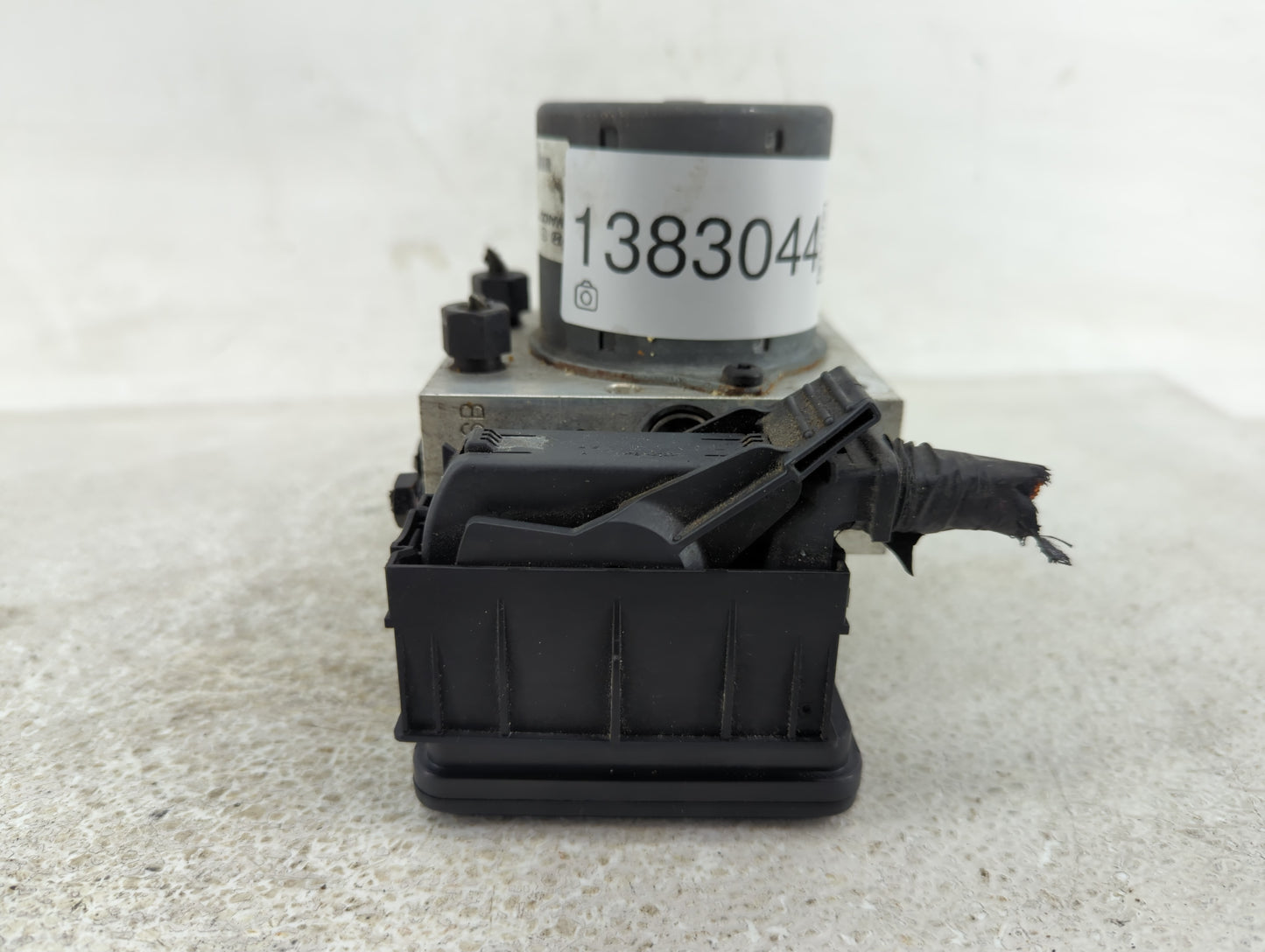 2013 Hyundai Veloster ABS Pump Control Module Replacement P/N:58920-2V450 Fits OEM Used Auto Parts - Oemusedautoparts1.com