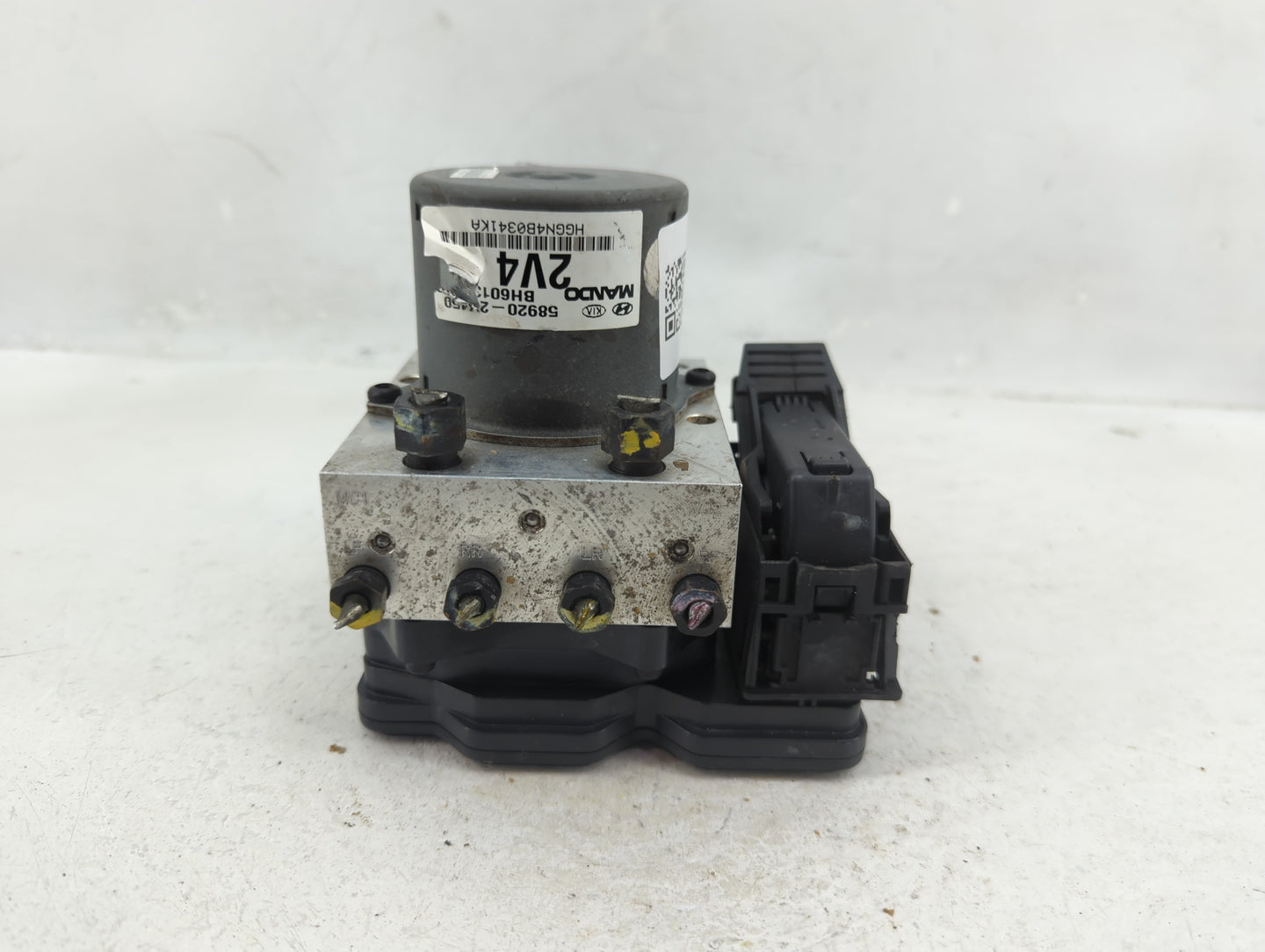 2013 Hyundai Veloster ABS Pump Control Module Replacement P/N:BE6003G604 Fits OEM Used Auto Parts - Oemusedautoparts1.com