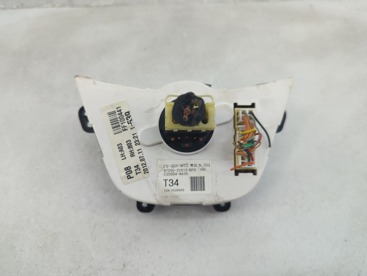 2012-2017 Hyundai Veloster Climate Control Module Temperature AC/Heater Replacement P/N:97250-2V010 Fits OEM Used Auto Parts