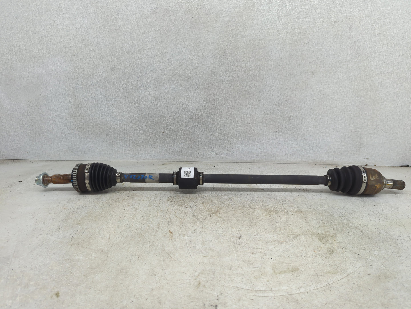 Hyundai Veloster Axle Shaft Front Passenger Cv C/v - Oemusedautoparts1.com