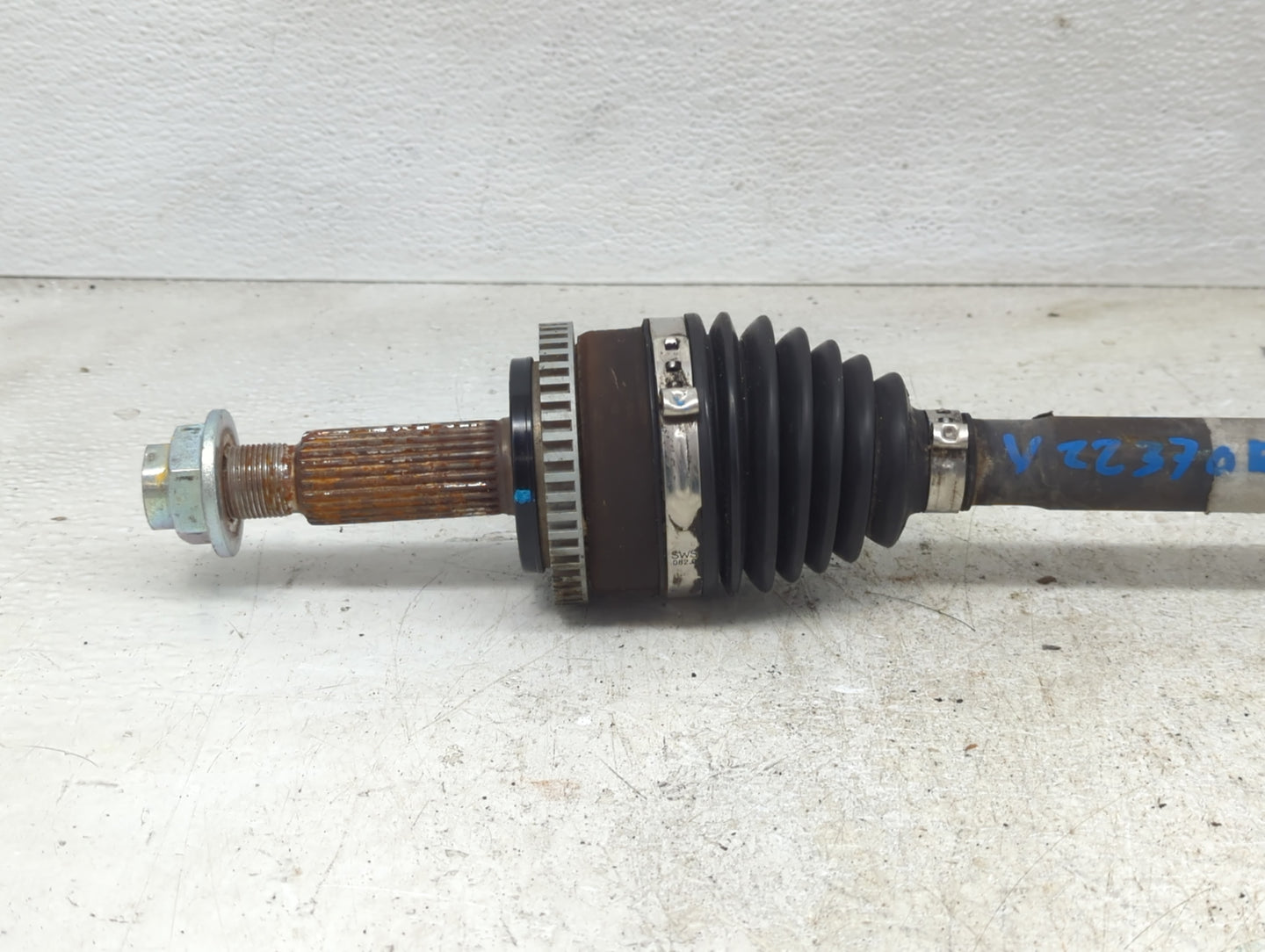 Hyundai Veloster Axle Shaft Front Passenger Cv C/v - Oemusedautoparts1.com